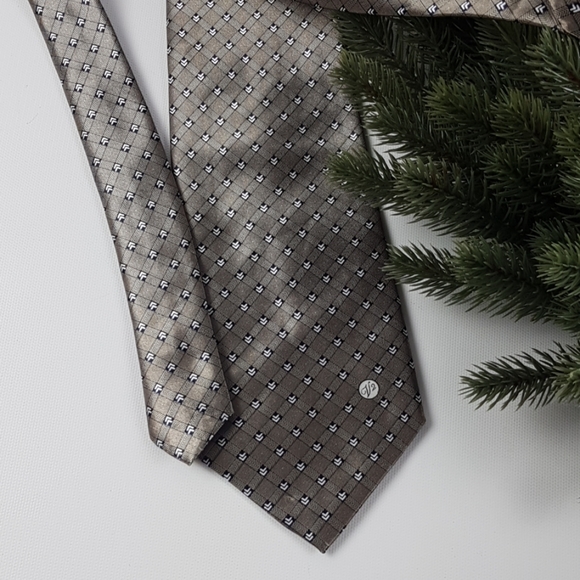 Versace Other - Versace classic V2 silk tie gray arrow square